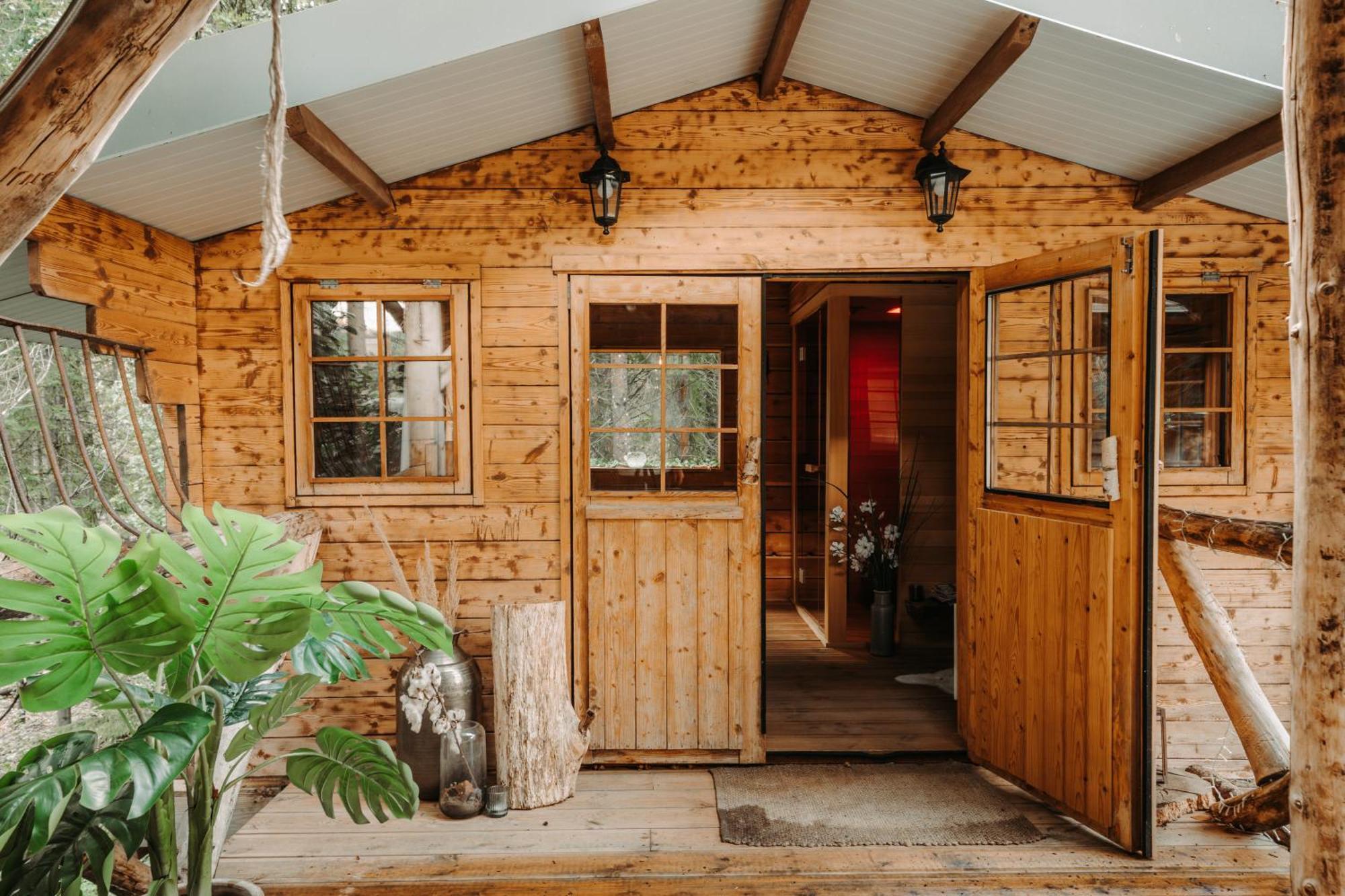 Wooden Nest Apartment Дюрби Екстериор снимка